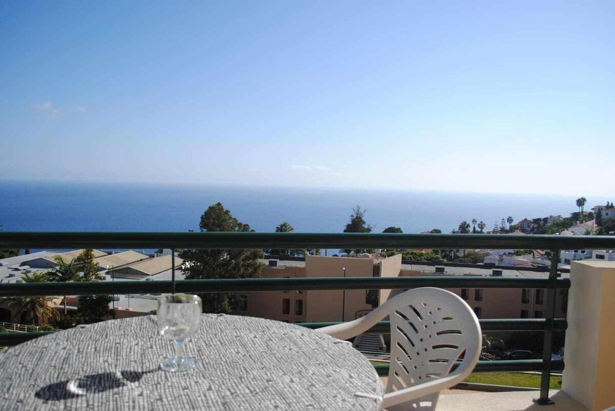 Pia'S Place - Apt With Sea View Caniço Екстериор снимка